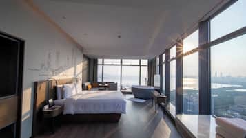 Down duvets, free minibar, in-room safe, desk