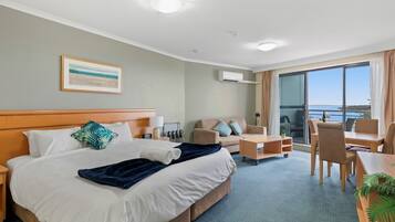 1 bedroom, bed sheets