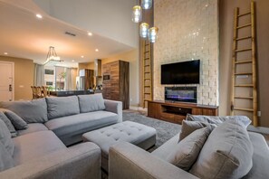 Televisor intel·ligent i llar de foc 