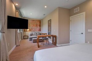 4 bedrooms, iron/ironing board, travel cot, WiFi