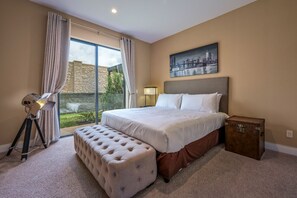 4 bedrooms, desk, iron/ironing board, travel cot