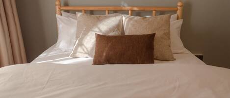 4 多间卧室、上网接入、床单