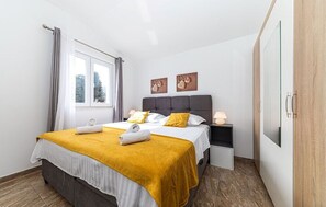 8 Schlafzimmer, Bügeleisen/Bügelbrett, WLAN, Bettwäsche