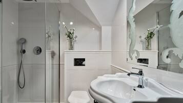 Classic-dobbeltværelse | Badeværelse | Gratis toiletartikler, hårtørrer