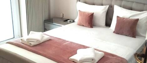 3 bedrooms, iron/ironing board, free WiFi