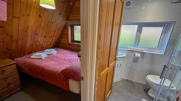 1 chambre, fer et planche à repasser, Wi-Fi gratuit, draps fournis