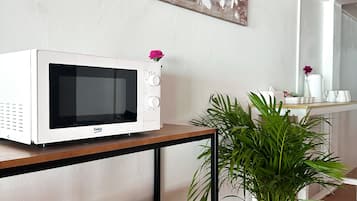 32-吋智慧型電視、數位頻道、電視