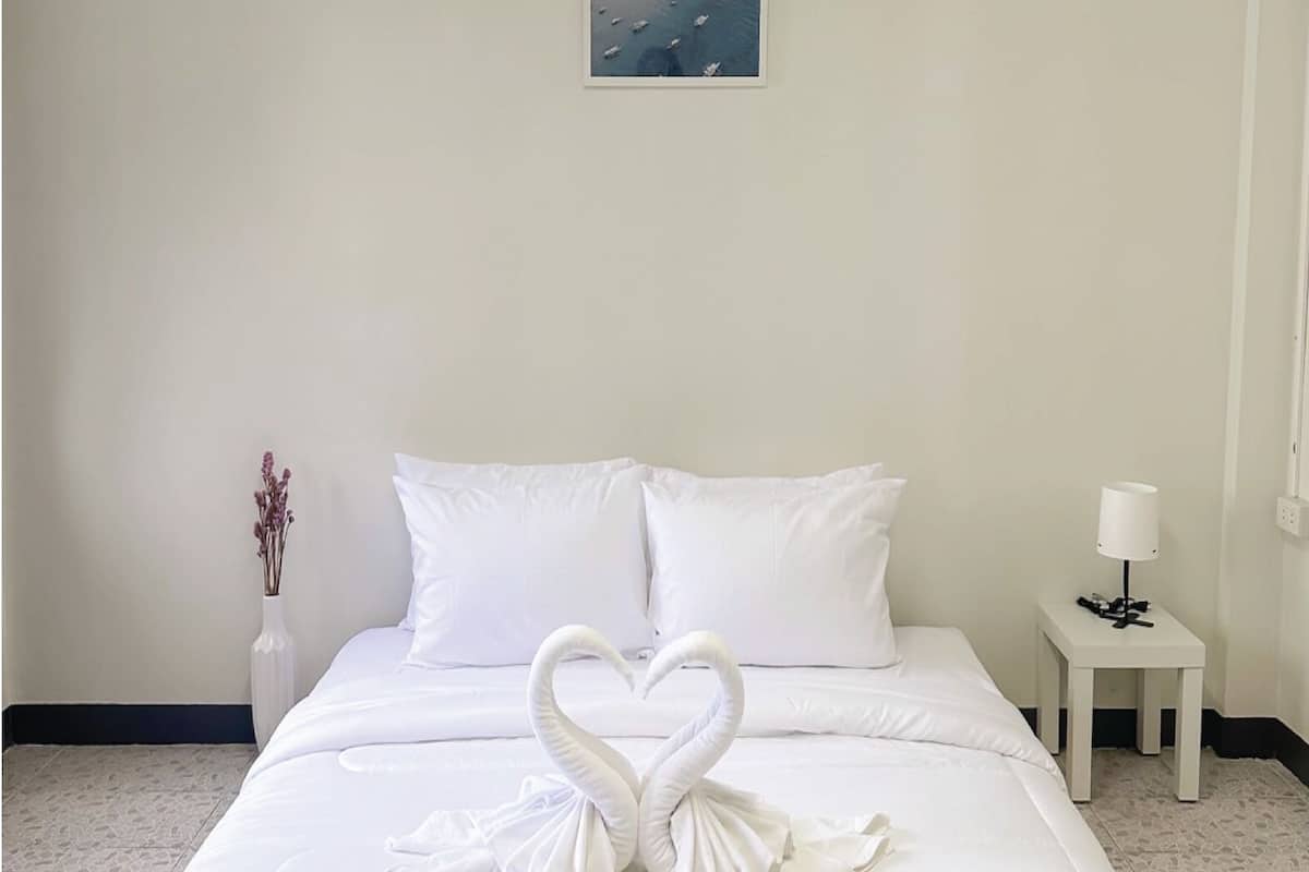 Decoración personalizada, wifi gratis y ropa de cama