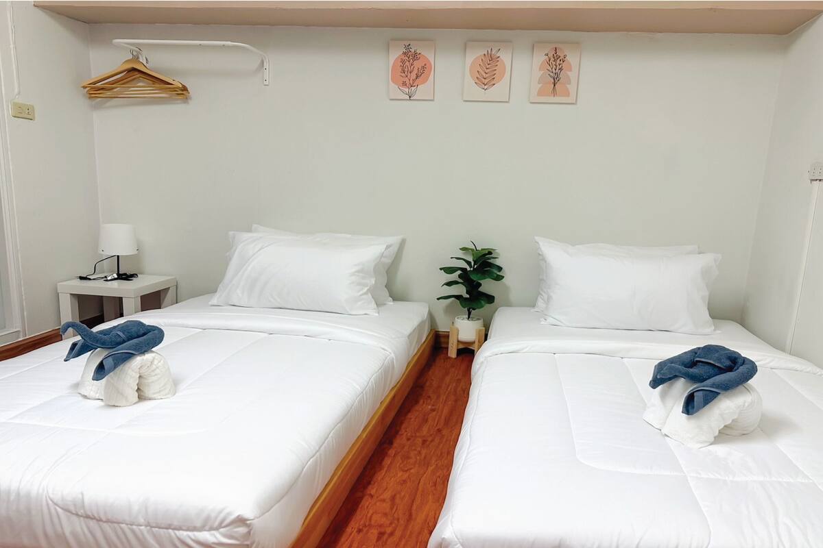 Standard Twin Room | 무료 WiFi, 각각 다른 스타일의 인테리어, 침대 시트
