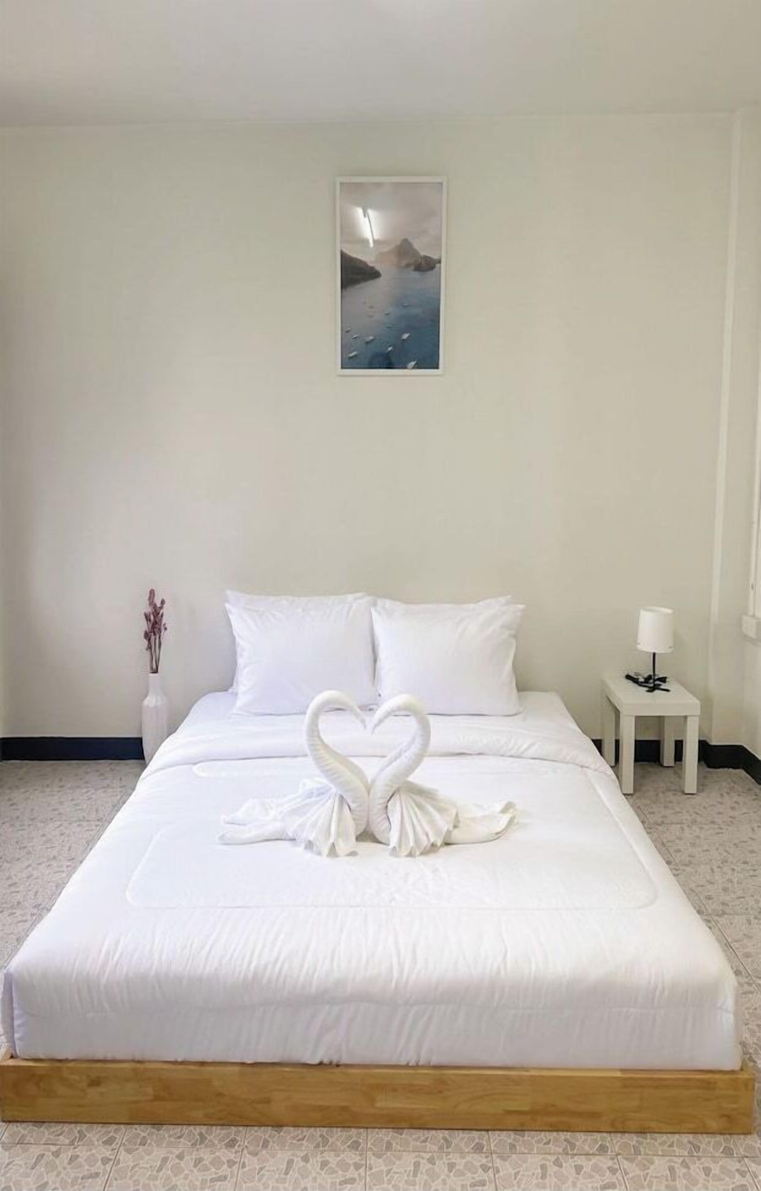Individually decorated, free WiFi, bed sheets
