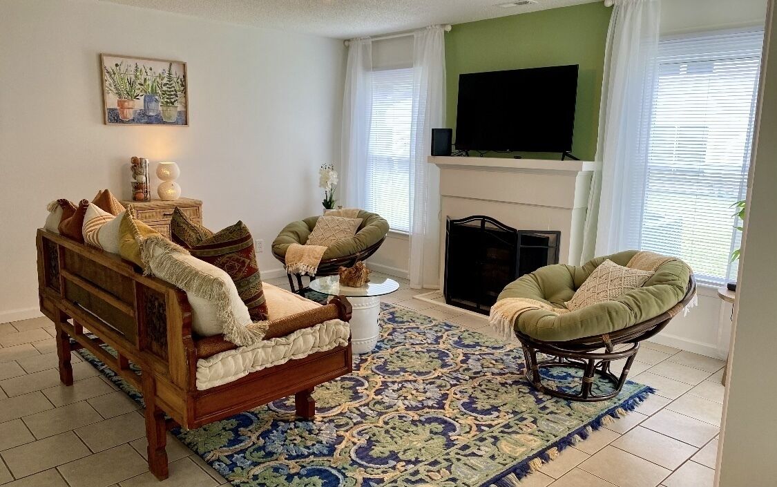 Clean boho vibes in Excellent Location!