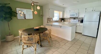 Great First Floor Condo!