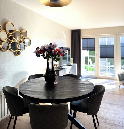 Elegant vacation home with fenced garden! Close to the beach! 6 pers. dogs allowed!  