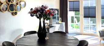 Elegant vacation home with fenced garden! Close to the beach! 6 pers. dogs allowed!