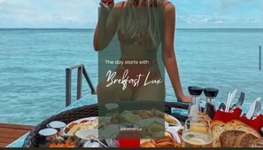 Outdoor dining - Luxury 3bd 2bath Pool home. (Spring Hill)