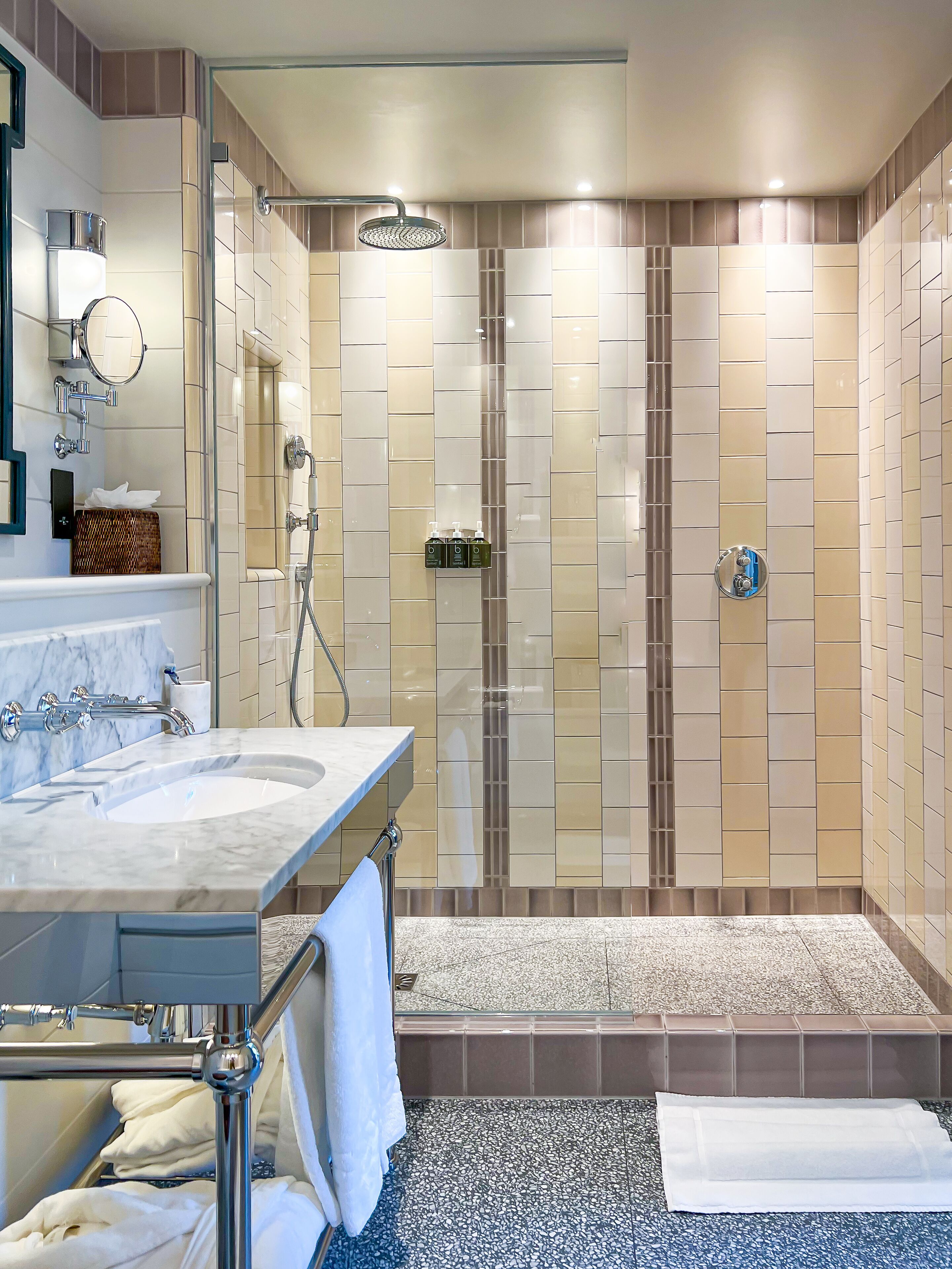 Separate tub and shower, deep soaking tub, free toiletries, hair dryer