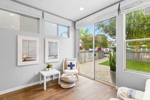 Interior - Haines Luxury Home - Bay Views, Rooftop, Fire Pit, Garage & AC (San Diego)