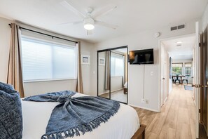 2 bedrooms, iron/ironing board, free WiFi, bed sheets - Ormond Beach Oasis - Large Private Patio, Washer/Dryer, Pet Friendly & Steps to Sand! (San Diego)