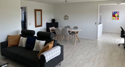 The RED House, Rødbyhavn. 3BR, Fast Fibernet, Only 5 mins from Femren Project.