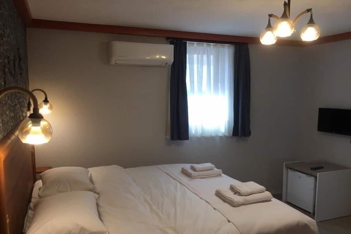 Bodrum Kat Cift Kisilik Oda | Soundproofing, free WiFi, bed sheets