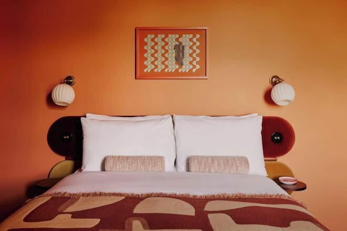 1 slaapkamer, een kluis op de kamer, verduisterende gordijnen