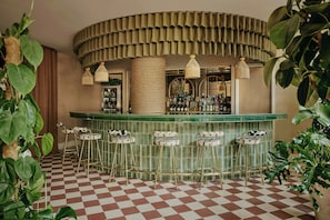 Bar (on property) - Ember Locke Kensington (London)