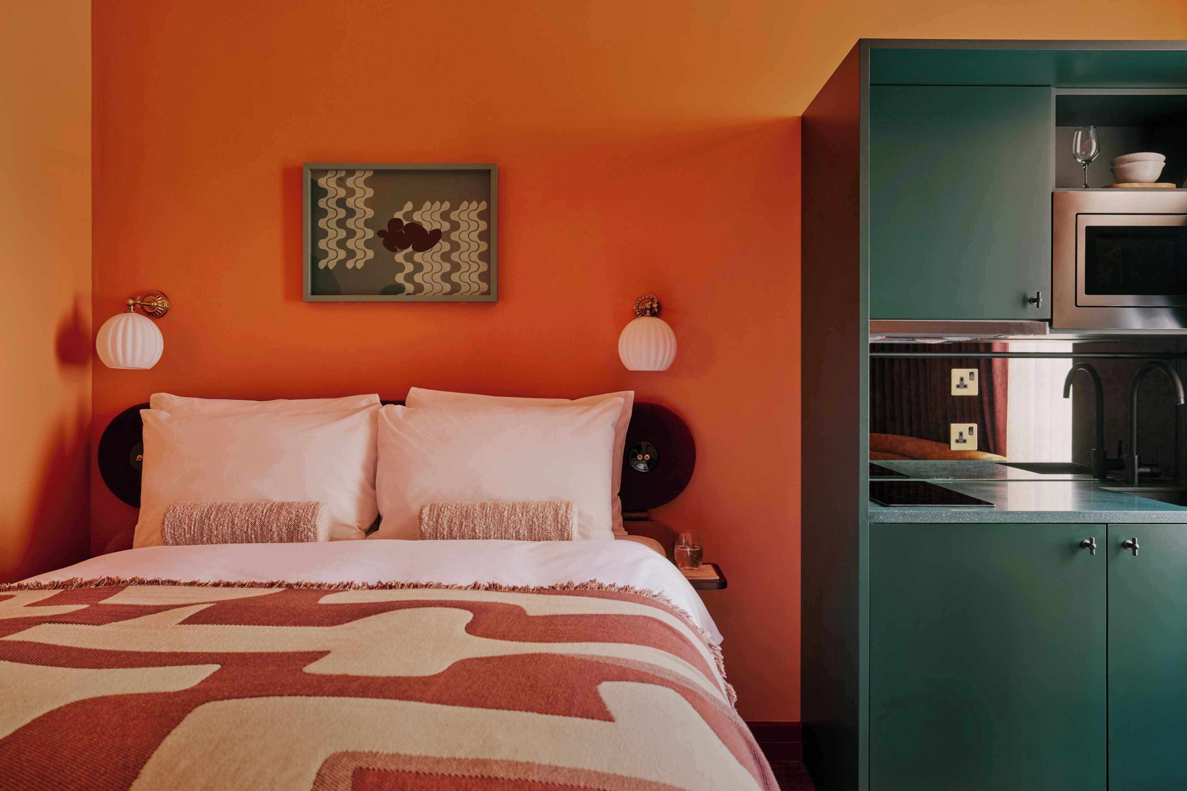 Family Room | In-room safe, blackout curtains, iron/ironing board, bed sheets