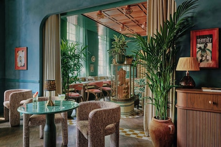 Lunch and dinner served . Ember Locke Kensington