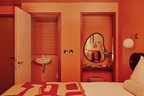 Appartement Duplex (Suite) | Salle de bain | Articles de toilette gratuits, sèche-cheveux, serviettes fournies, savon