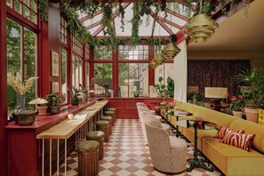 Lobby lounge - Ember Locke Kensington (London)