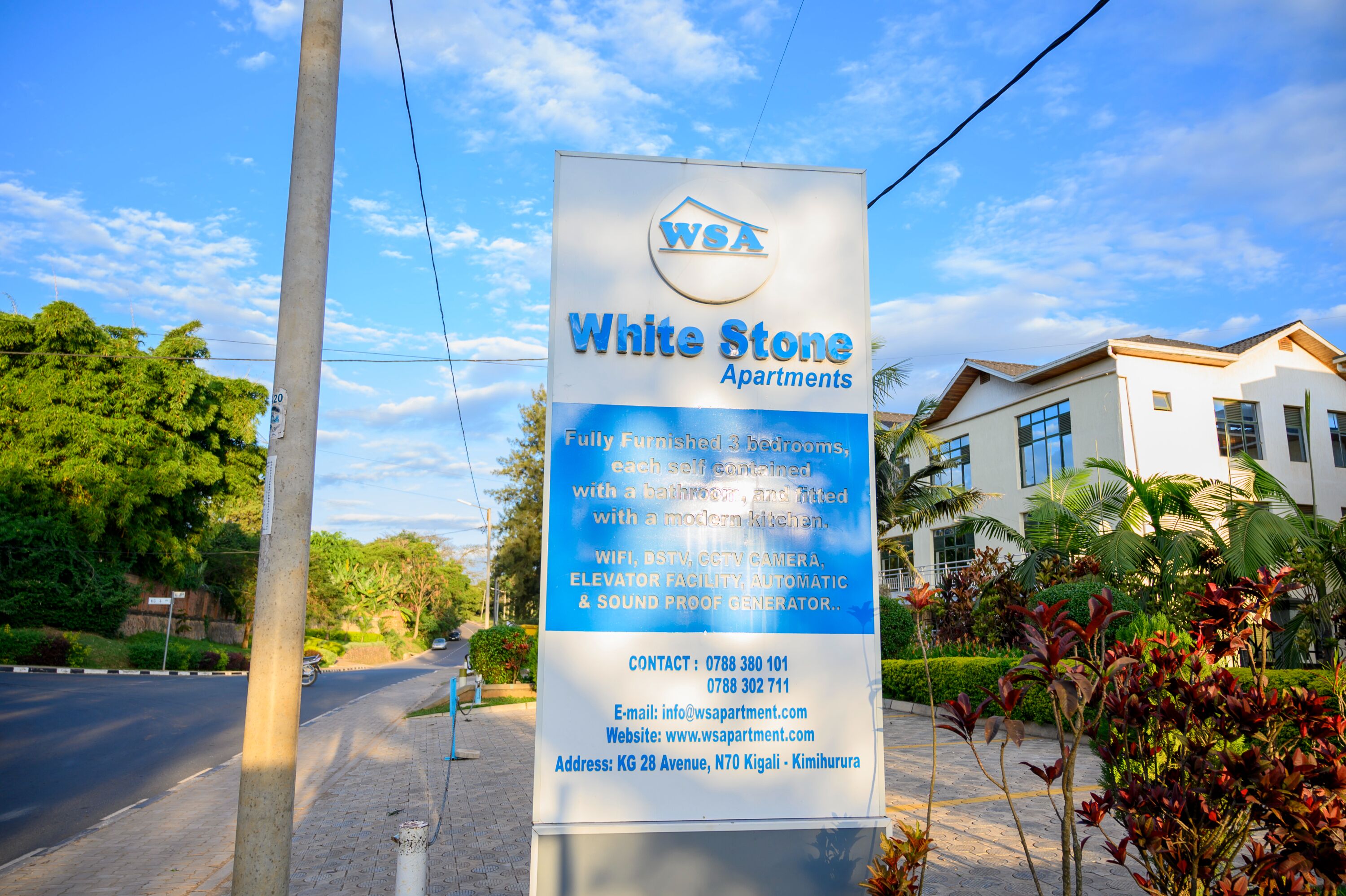 Pintu masuk properti