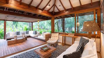 Luxury-Villa, Gartenblick | Wohnbereich