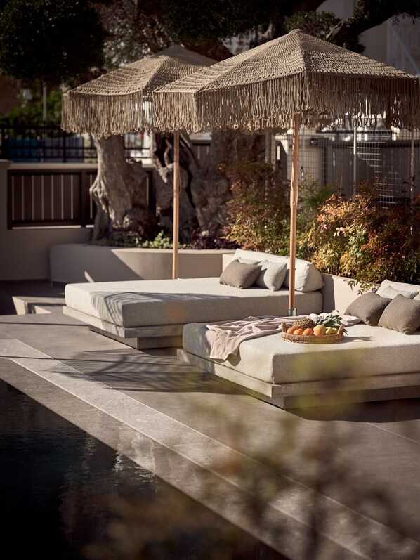 Indoor pool, outdoor pool