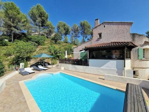 Bastide familiale climatisée avec piscine Aix en Provence