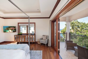 3 bedrooms, desk, iron/ironing board, travel cot