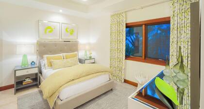 Casa Luna 17: Luxe Oasis South of 7Mile Beach w/ Secret Beach Cove, Pool + Heate