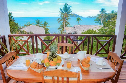 2-bedroom apartment facing the sea