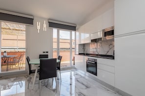 Fridge, microwave, oven, stovetop