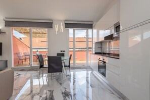 Fridge, microwave, oven, stovetop - Vacation House "La Rosa" Imperia Oneglia (Imperia)