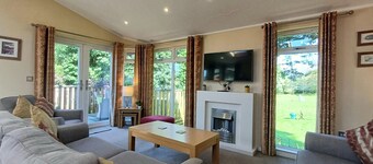 Badgers Rest - a holiday lodge that sleeps 6 guests in 3 bedrooms