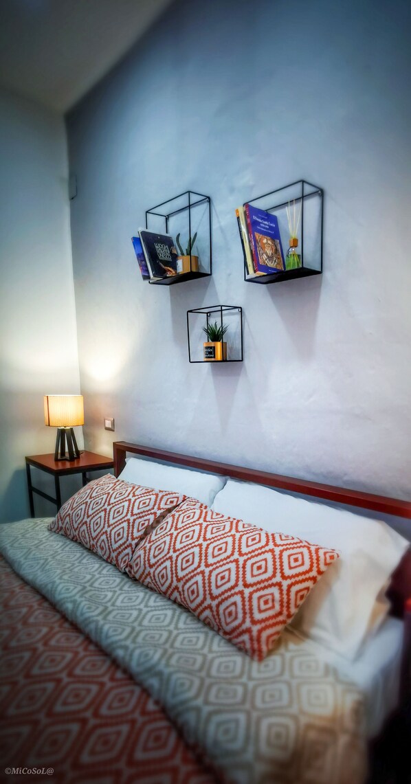 1 bedroom, bed sheets