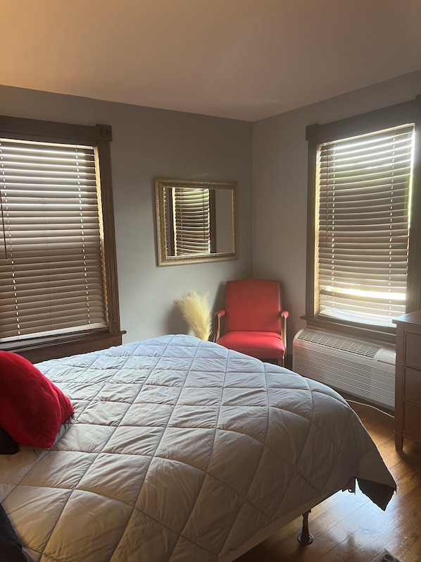 1 Schlafzimmer, BĂŒgeleisen/BĂŒgelbrett, kostenloses WLAN, BettwĂ€sche