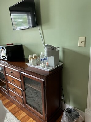 Interior - Eddie's Place (Berkeley Springs)