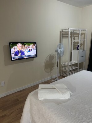 1 habitación, escritorio y sistema de insonorización 