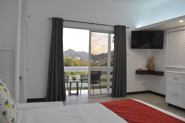 1 bedroom, in-room safe, desk, iron/ironing board