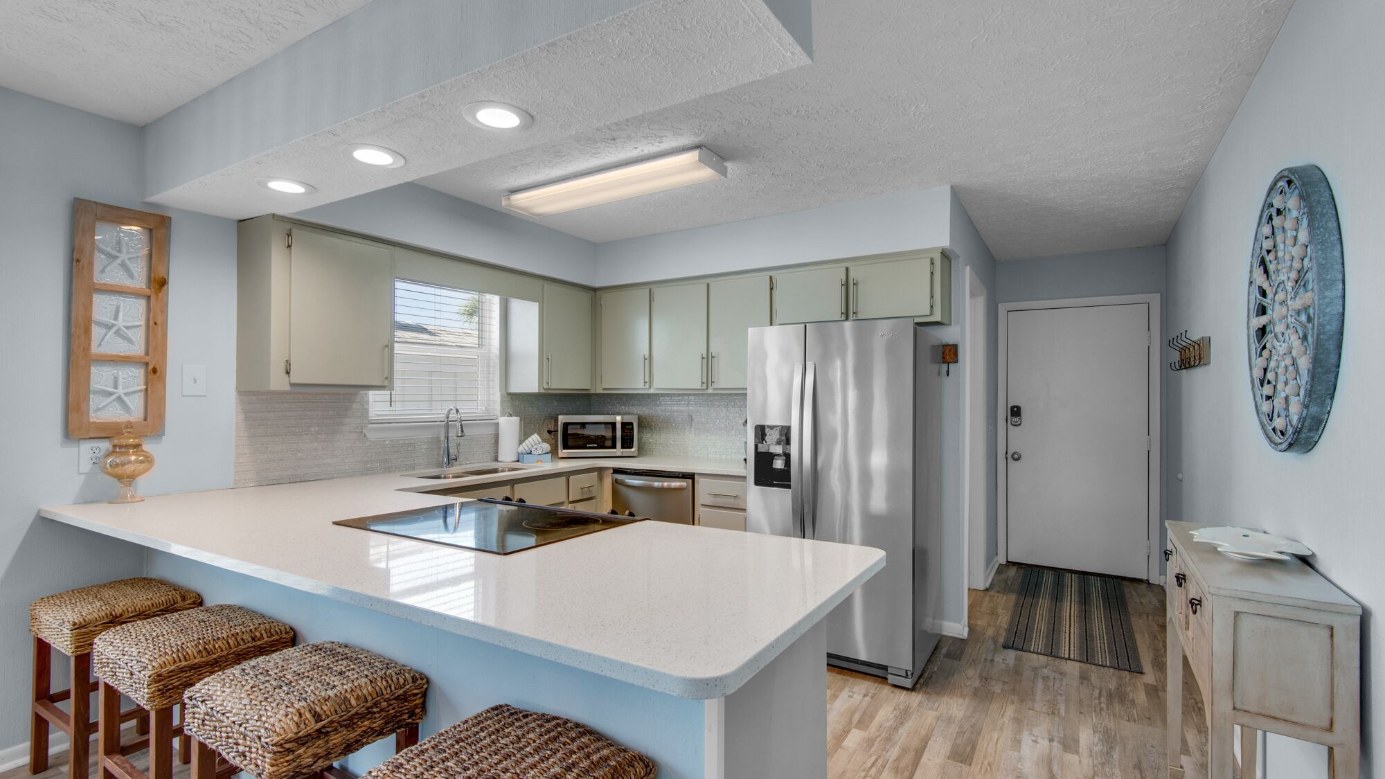 Almost Gulf Front with The Beach Across the Street - Sleeps 8!