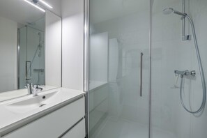 Badewanne, Haartrockner