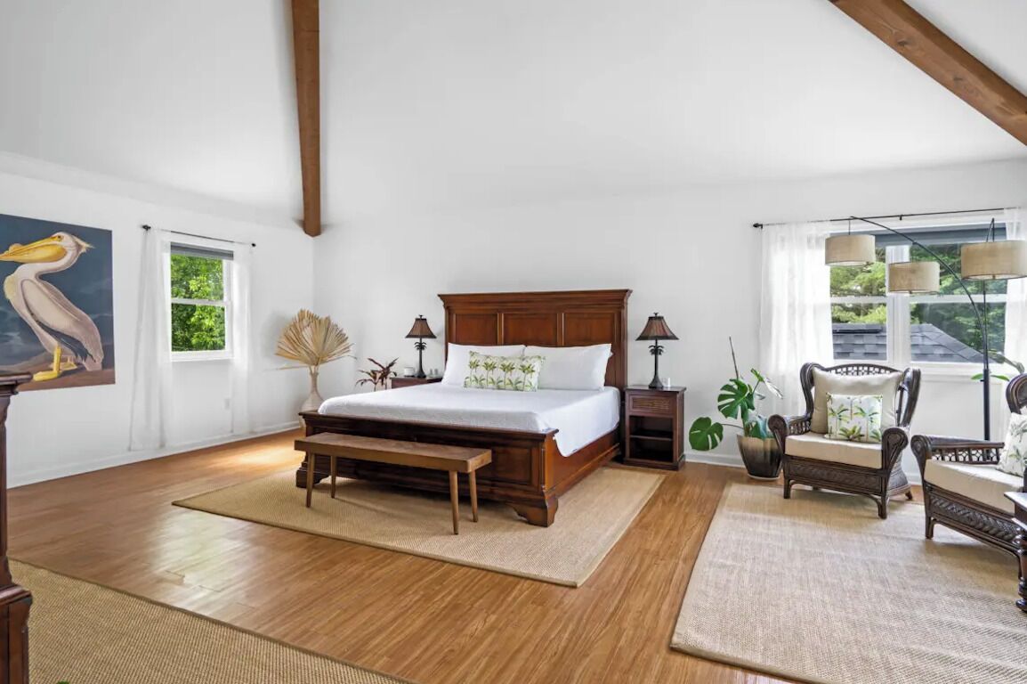 1 quarto, escrivaninha, ferros/tábuas de passar roupa, Wi-Fi de cortesia