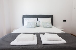 Apartment | 2 bedrooms, iron/ironing board, free WiFi - Modern Brand new apt In Athens Centre (Athens)