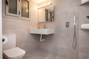 Apartment | Bathroom